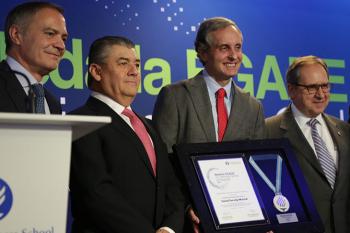 La EGADE Business School, entregó la medalla EGADE al Liderazgo Global en Negocios 2018, a Daniel Servitje Montull, Presidente y Director General de Grupo Bimbo