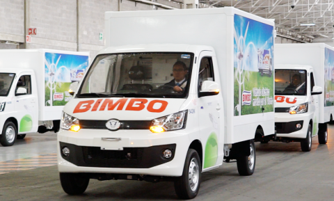  Incorporation of 4,000 new electric-powered vehicles